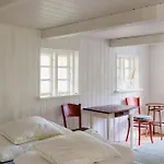 Ferienhaus Thatched House Between Forest And Meadow *