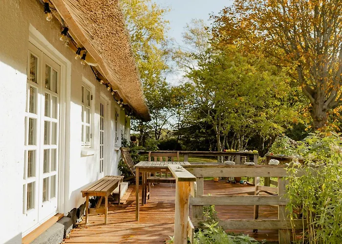 펜션 Thatched House Between Forest And Meadow 칼룬드보르그