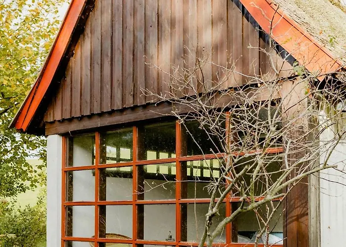 Thatched House Between Forest And Meadow * 칼룬드보르그