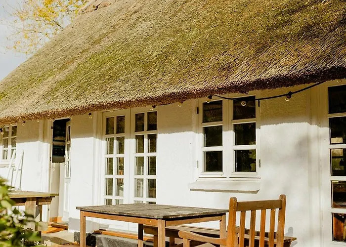 펜션 Thatched House Between Forest And Meadow *