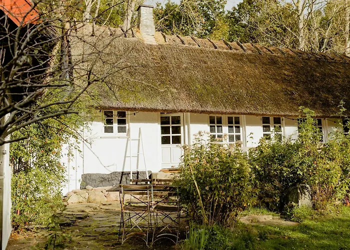 펜션 Thatched House Between Forest And Meadow